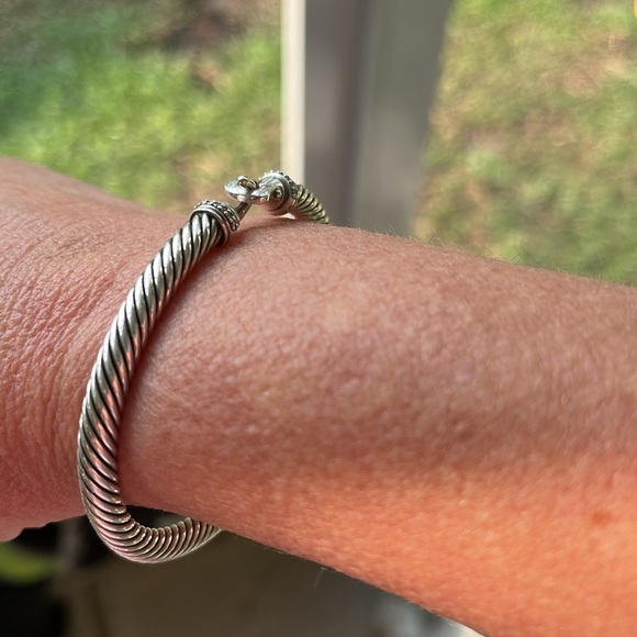 David Yurman Silver Cable Bracelet w/ pavé diamonds. EUC. Only worn a few times. - Picture 7 of 9